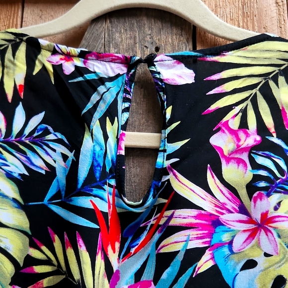 Short romper flower - Picture 2 of 3